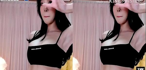  公众号【91公社】BJ韩国丰乳女主播白色超短裤热舞