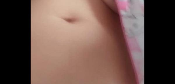  怀孕4个月的中国女孩裸体美丽
